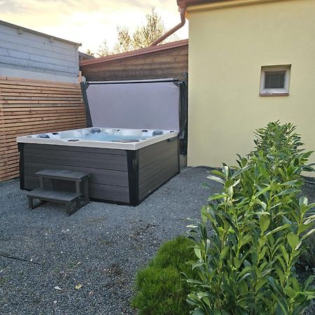 Apartmany Centro & Jacuzzi Piest'any Ngoại thất bức ảnh