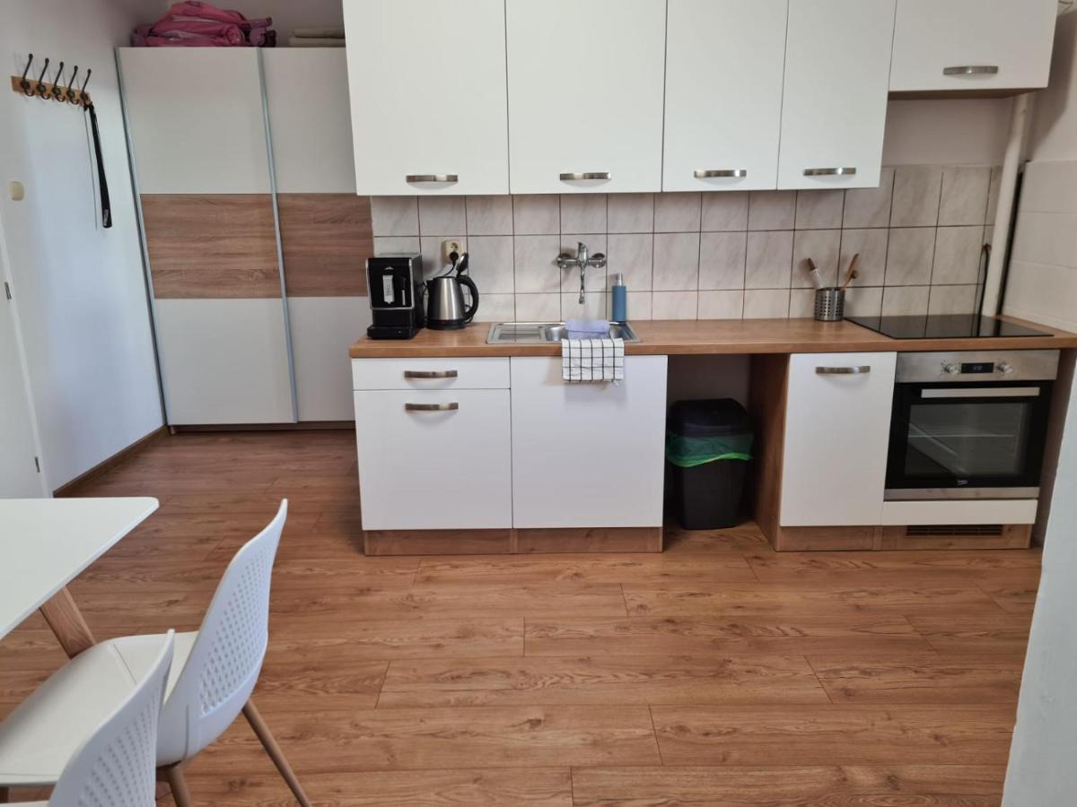 Apartmany Centro & Jacuzzi Piest'any Ngoại thất bức ảnh