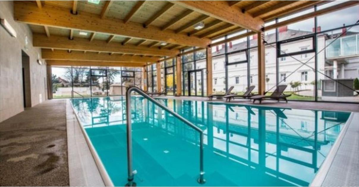 Apartmany Centro & Jacuzzi Piest'any Ngoại thất bức ảnh