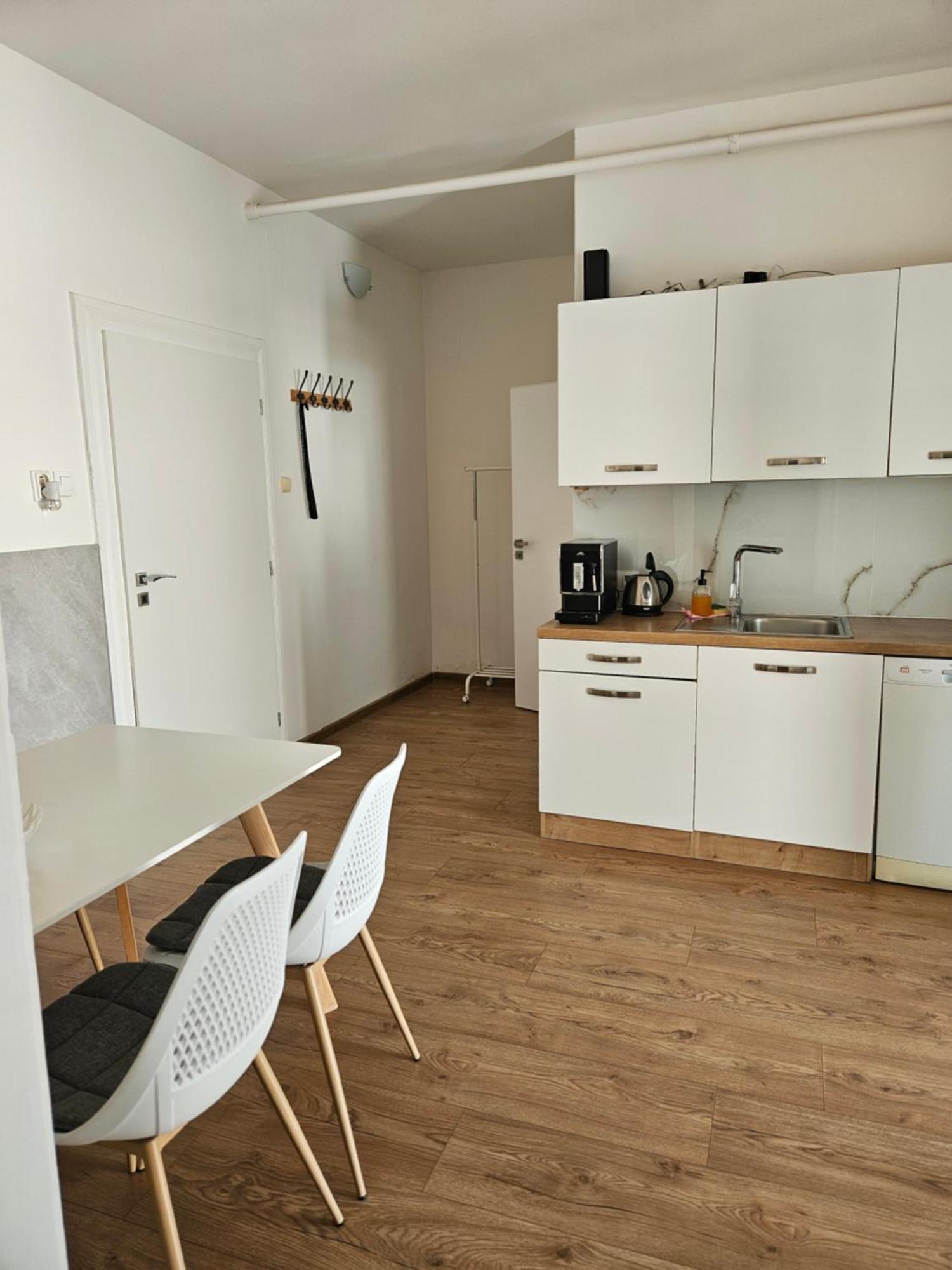 Apartmany Centro & Jacuzzi Piest'any Ngoại thất bức ảnh