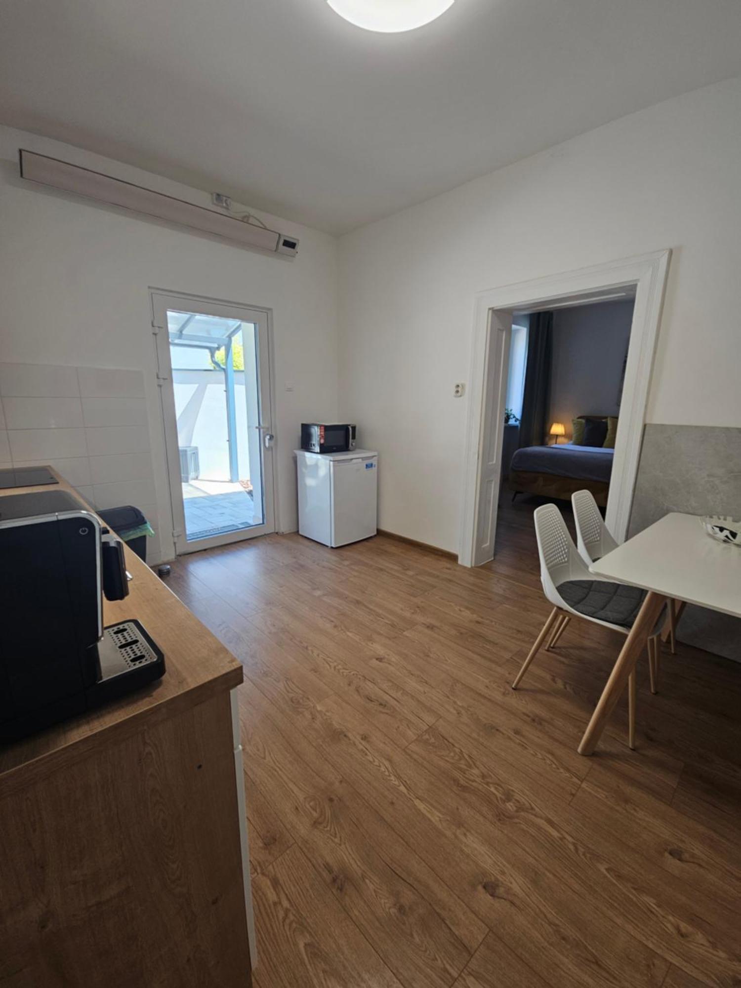 Apartmany Centro & Jacuzzi Piest'any Ngoại thất bức ảnh