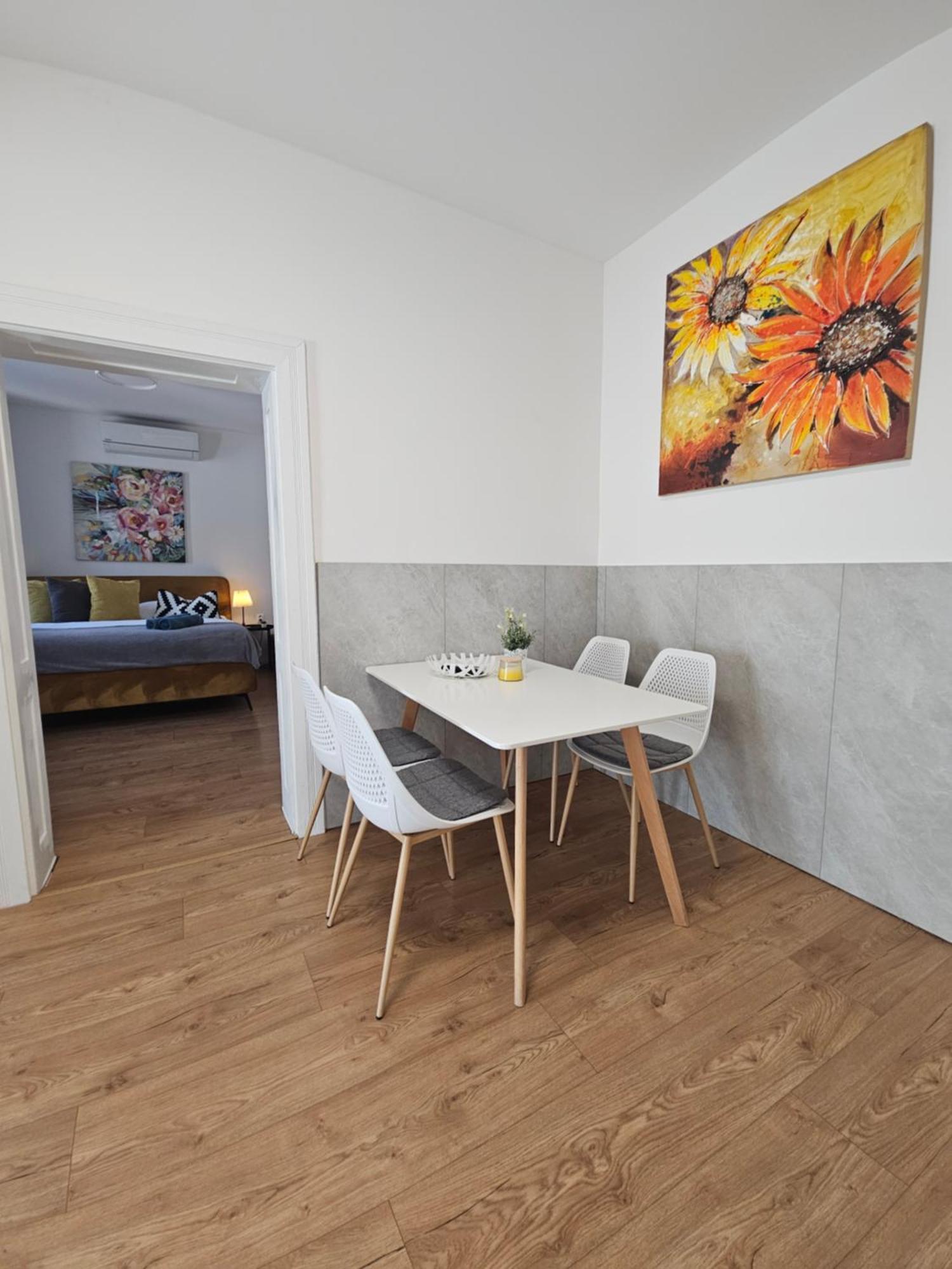 Apartmany Centro & Jacuzzi Piest'any Ngoại thất bức ảnh